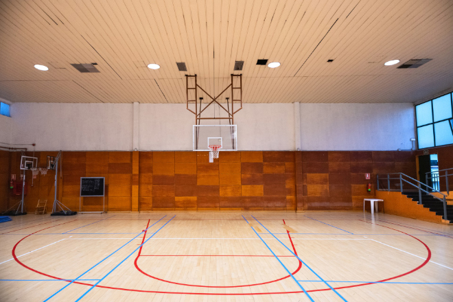 Indoor Basketball Court Maintenance: Why It's Different From An Outdoor Court